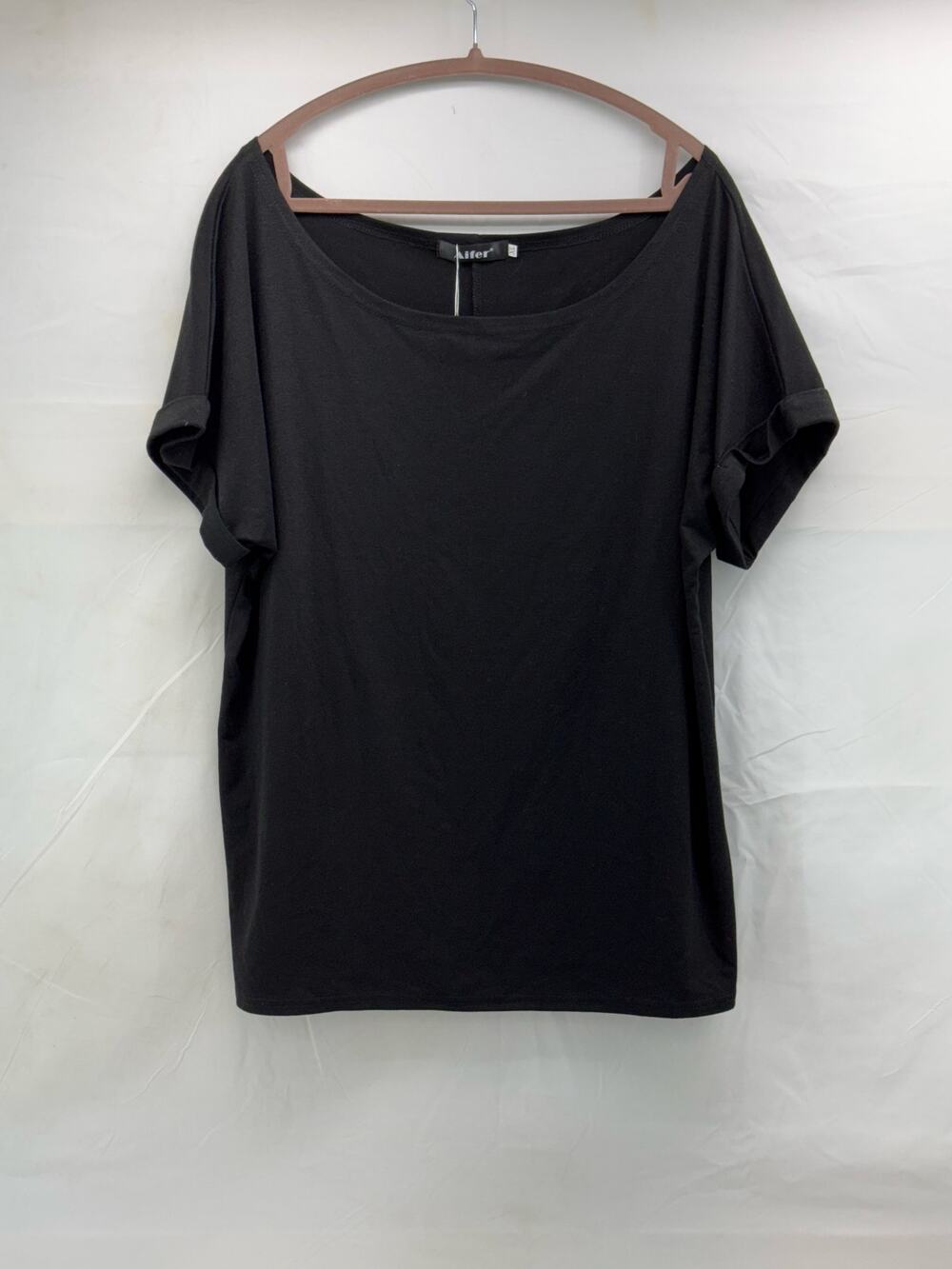 NWT Black Aifer XL t-shirt with cuff sleeves